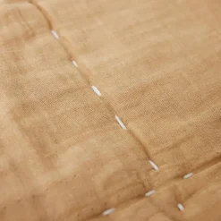 HK Livingin tikattu beige peitto
