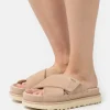 UGG Goldenstar Cross Slide Sandaalit